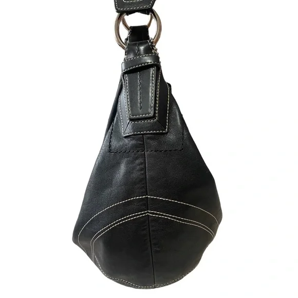 COACH Soho Hobo black leather bag chrome hardware zipper white topstitch detail - Picture 4 of 16